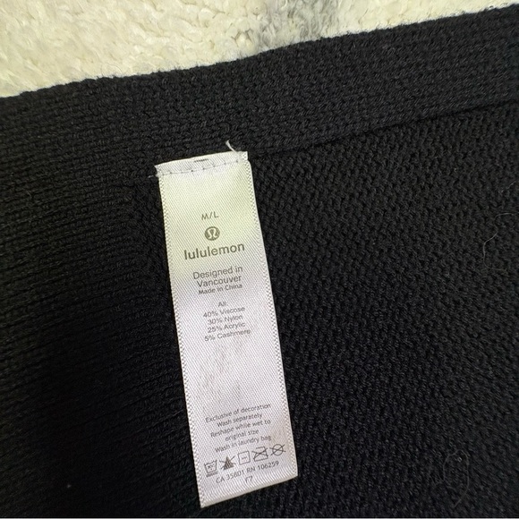 Lululemon Cashmere Poncho Womens M/L Opened Up Tee Shirt Hooded Cashlu Blend - Picture 3 of 9